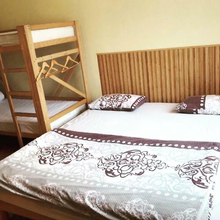 Like Hostel Chernivtsi Exterior photo